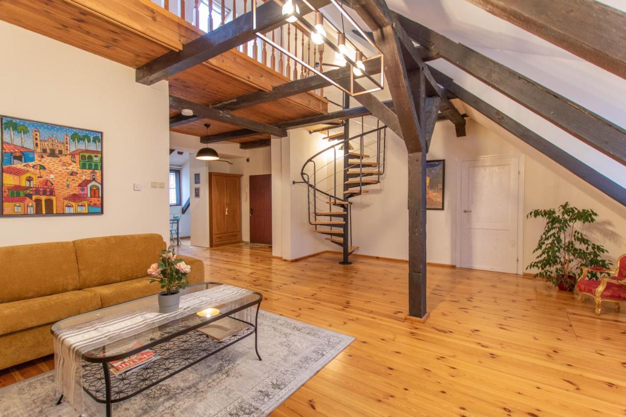 Rose Old Town Apartment Torun Bagian luar foto